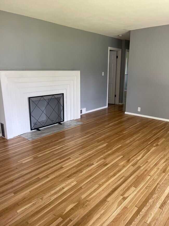 1305 5th St S, Moorhead, MN 56560 House Rental in Moorhead, MN