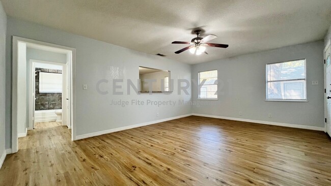 Foto del edificio - Cozy 1-Story 2/1 Duplex In Castleberry ISD...