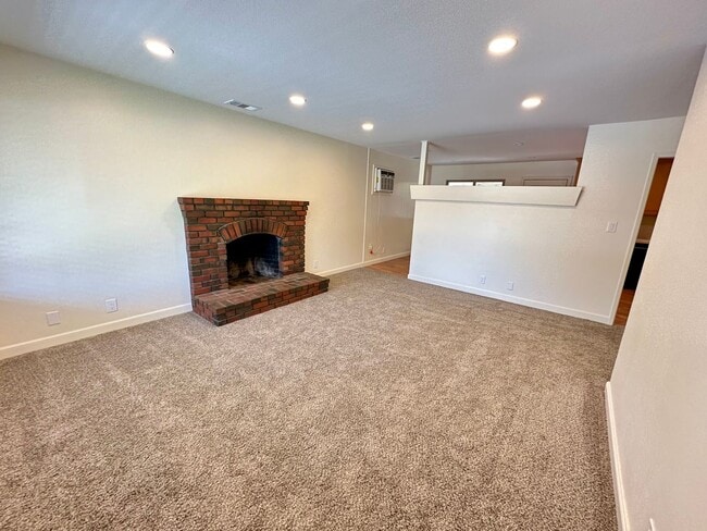 Building Photo - Charming Single Family Home in Livermore's...