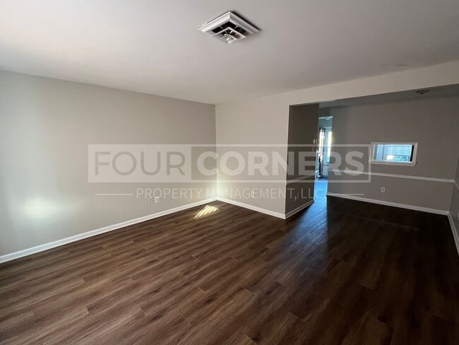 Foto del edificio - Lovely 2 Bedroom 1.5 Apartment