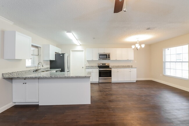 Building Photo - 4013 27th Ave W