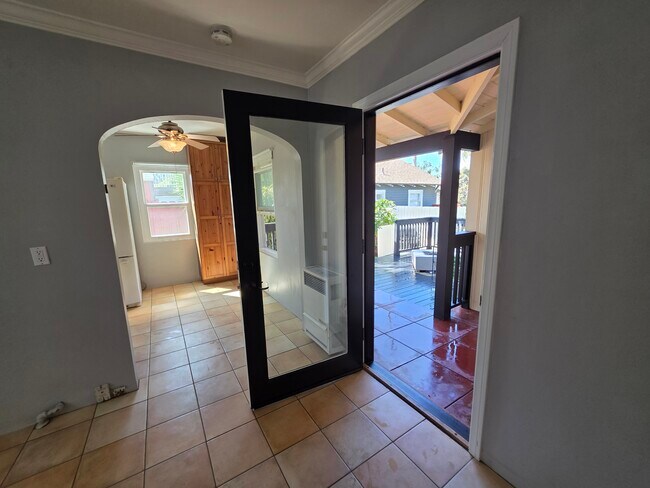 Siente la brisa del mar - 4649 W Point Loma Blvd