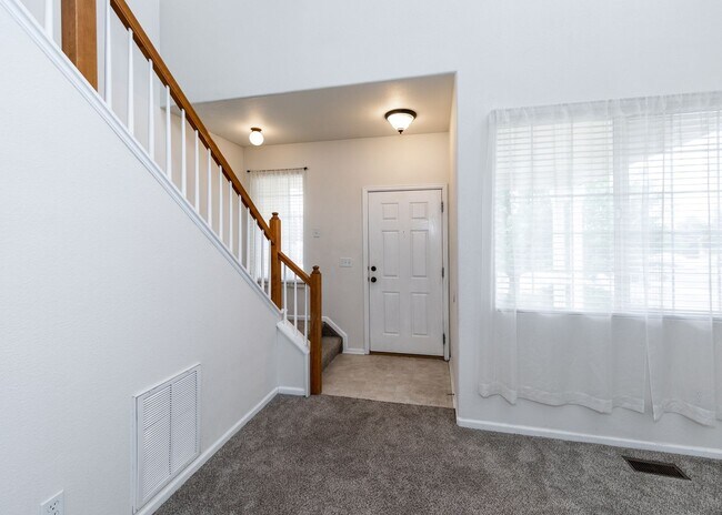 Building Photo - Lovely Home on East Side Near Bases and Sc...