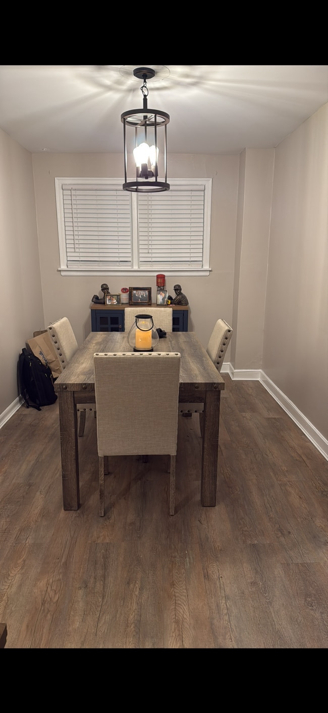 Building Photo - 425 Ferris St