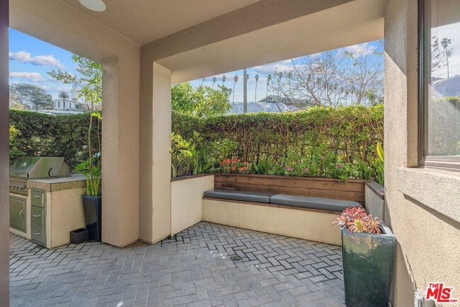 Building Photo - 12860 S Seaglass Cir