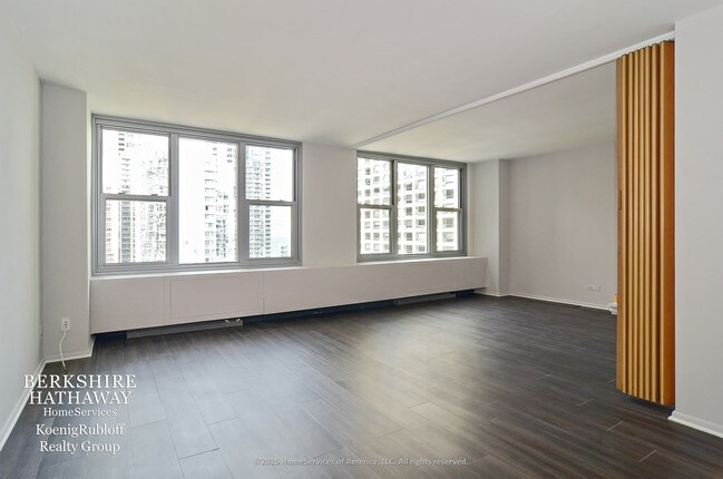 Building Photo - 400 E Randolph