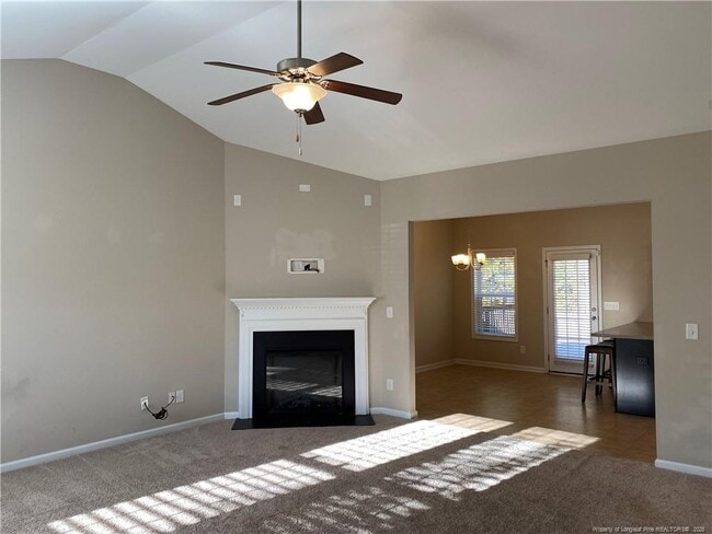 Foto del edificio - 249 English Oak Dr