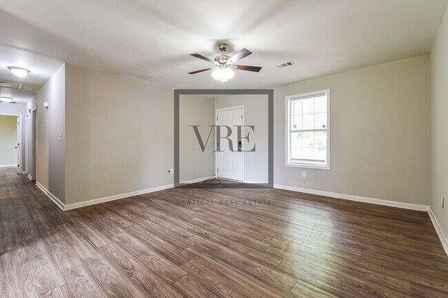 Photo - 4748 Bartlett Rd House