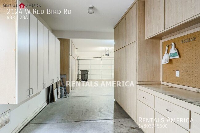 Building Photo - Beautifully Designed Single Story Home in ...