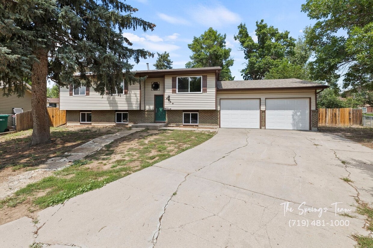 Updated Split-Level Gem | 5BD, 3BA | Large... - Updated Split-Level Gem | 5BD, 3BA | Large...