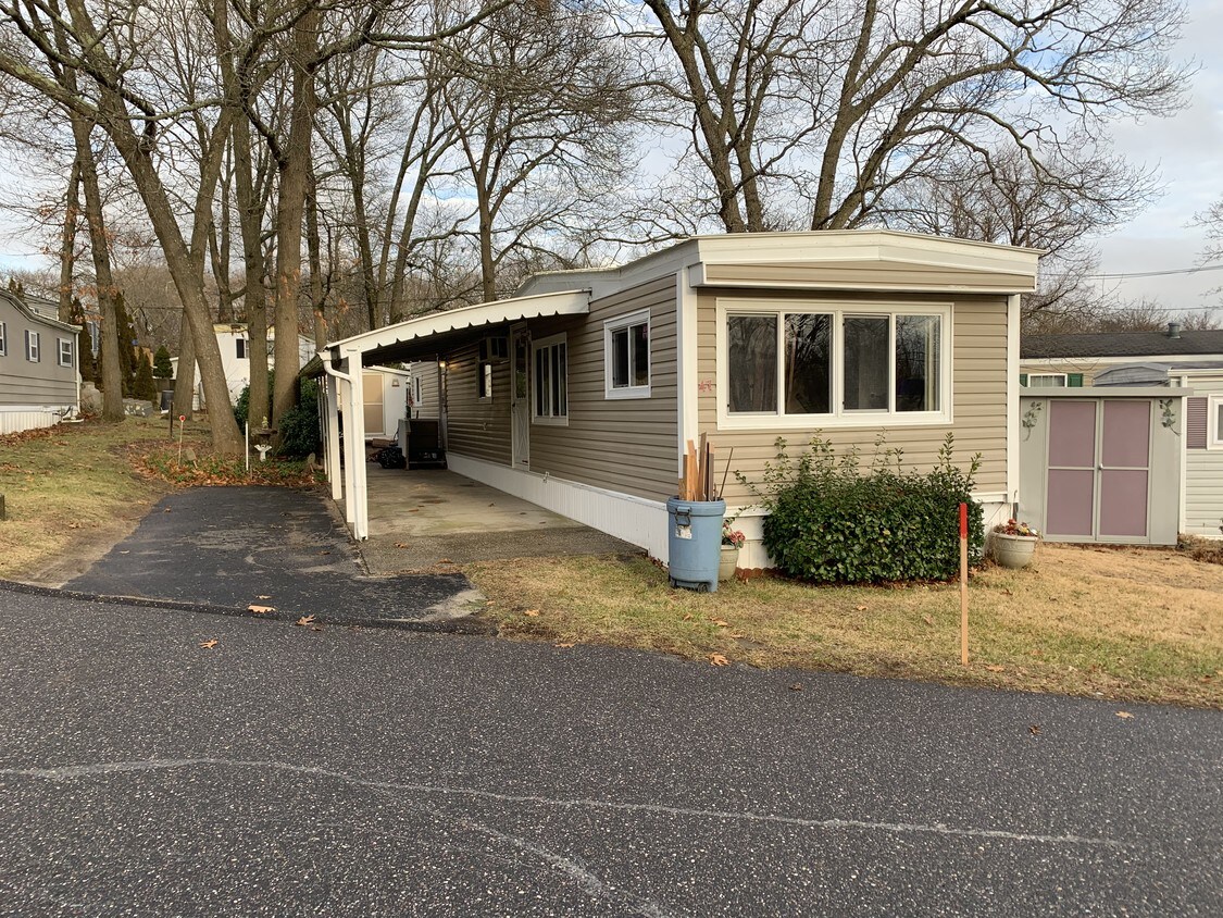 1964 River Rd, Calverton, NY 11933 House Rental in Calverton, NY