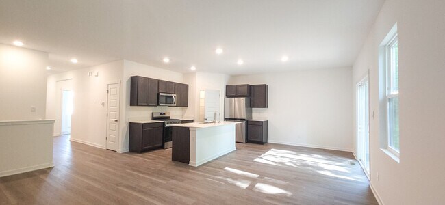 Building Photo - 4203 Viceroy St