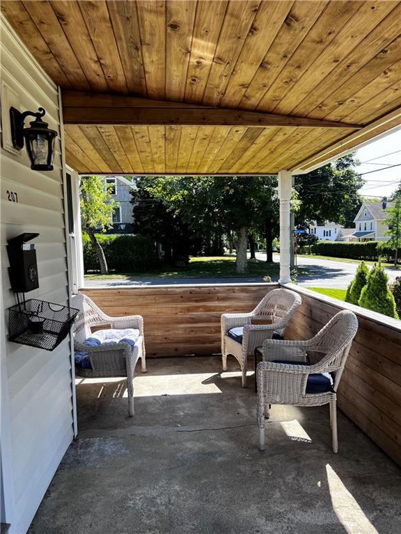 Foto del edificio - 207 Kenyon Ave