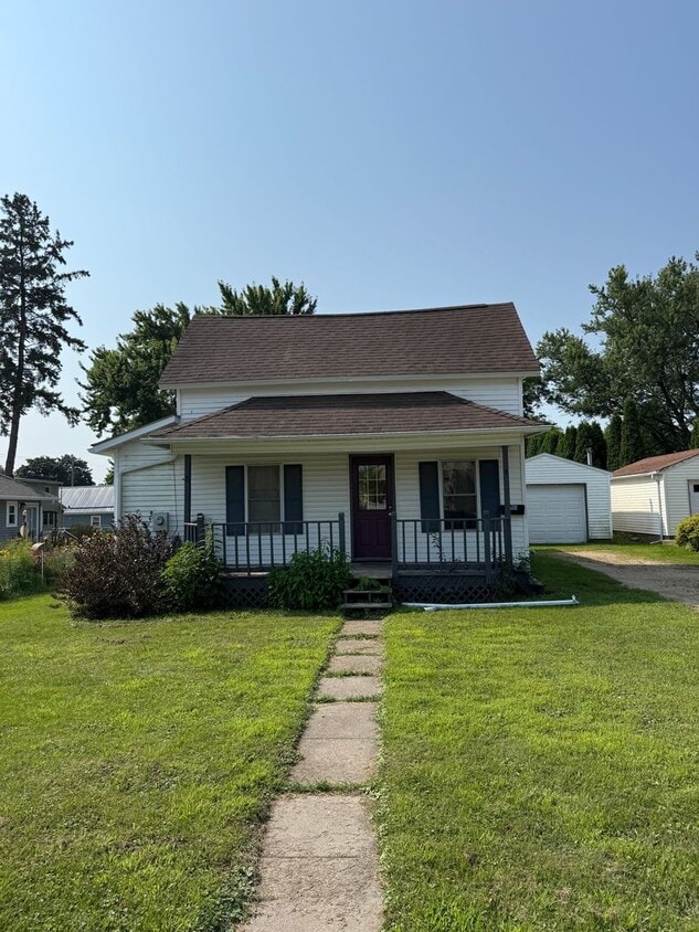 Primary Photo - 205 E Park St