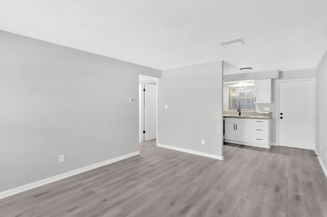 Building Photo - 1354 Tioga Ave
