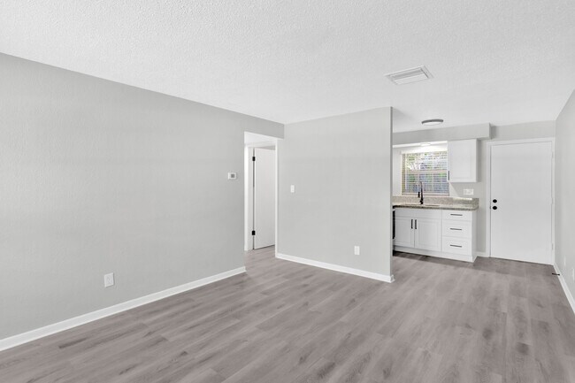 Foto del edificio - 1354 Tioga Ave
