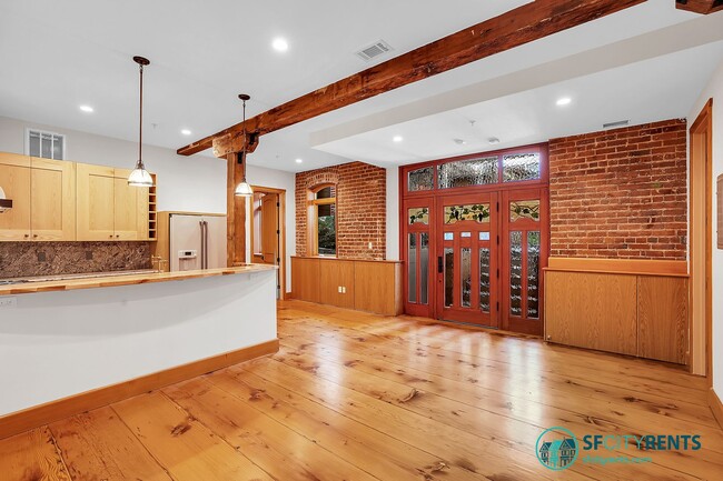 Building Photo - Intimate Super-Lux Home in Zen Garden Sett...