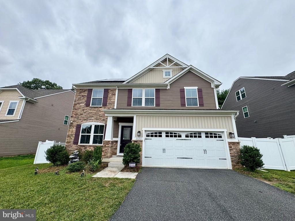 Foto principal - 537 Potomac Rd