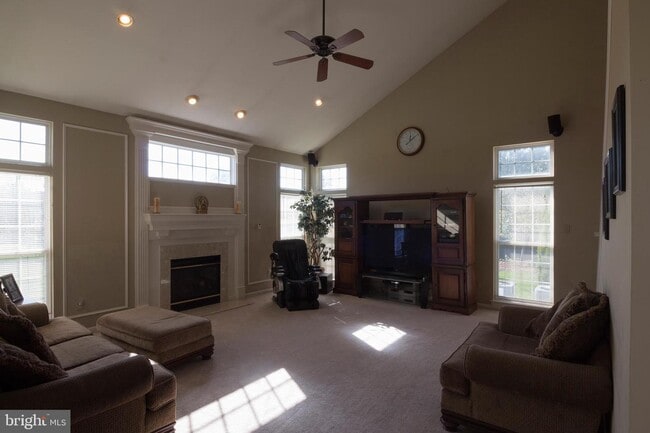 Building Photo - 1471 Hidden Pond Dr