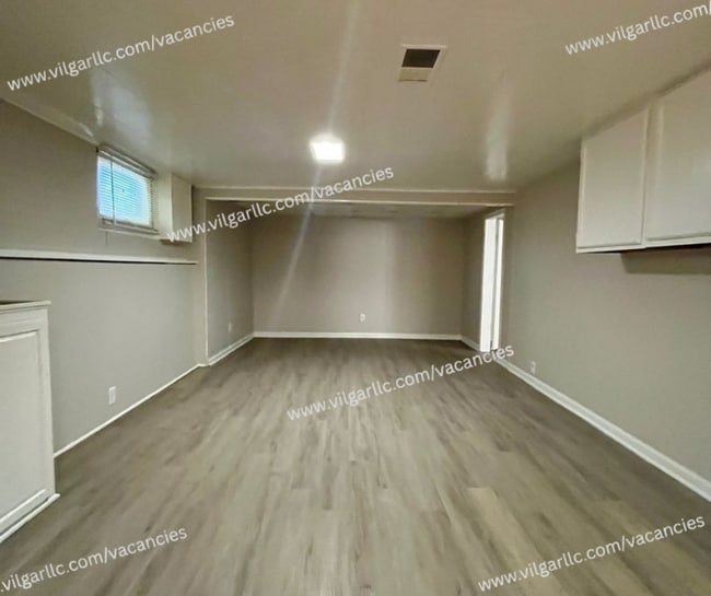 Building Photo - 1605 Pine St