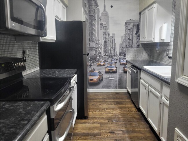 Foto del edificio - 17583 Red Oak Dr