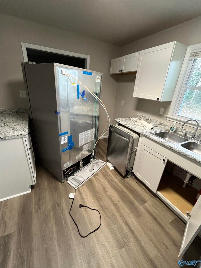 Foto del edificio - 4708 Dahlia Dr NW