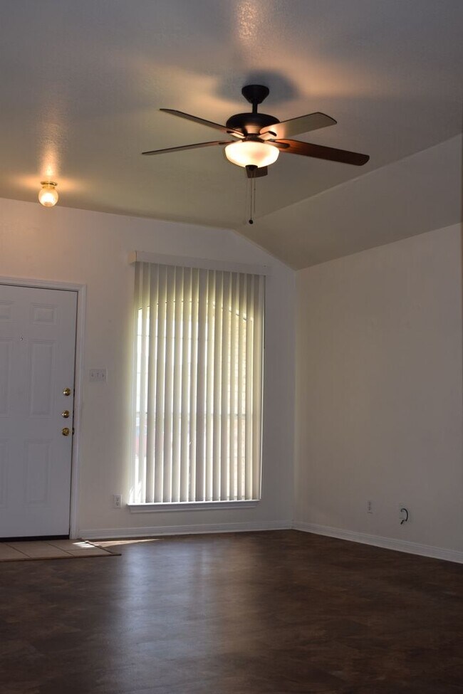 Foto del edificio - 2608Lucille