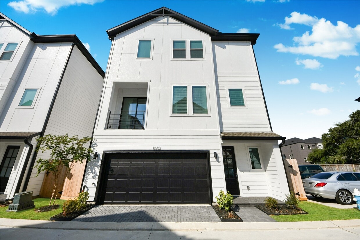 Primary Photo - 8502 Kolbe Ln