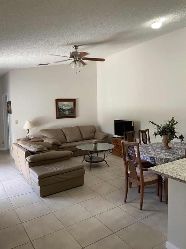 Building Photo - 14100 Wellington Trace