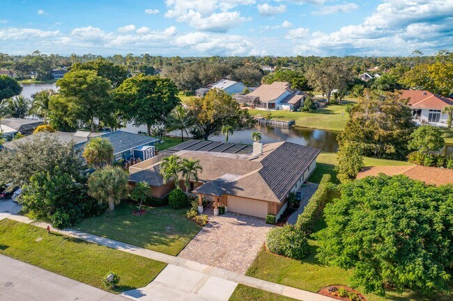 Foto del edificio - 12775 Guilford Cir