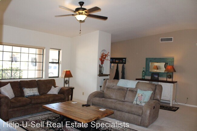 Building Photo - 3 br, 2 bath House - 2680 Edgewood Dr