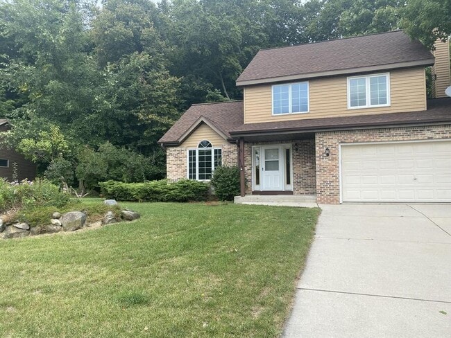 Foto del edificio - 636 W Briarknoll Ct