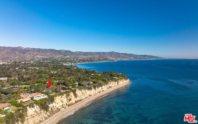 Building Photo - 28980 Cliffside Dr