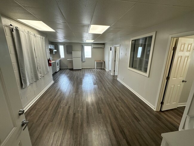 Roger and Darlene Wong Trust - Roger and Darlene Wong Trust Apartment
