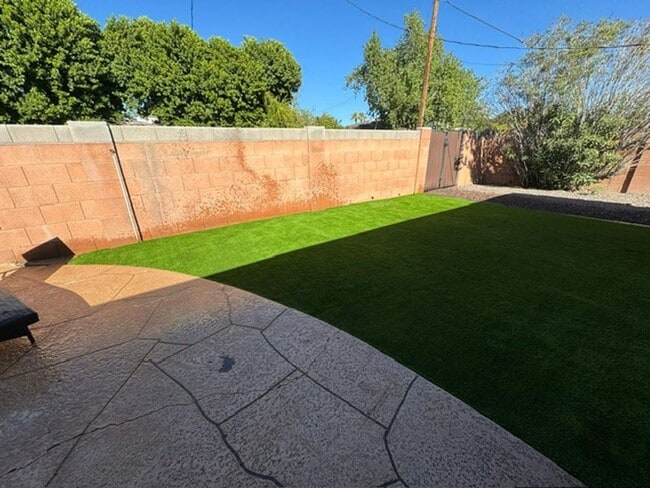 Building Photo - 5-Bedroom Tempe Home with Private Pool & Prime ASU Proximity