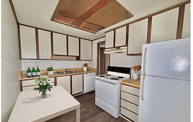 Kitchen - Wood Valley Apartments