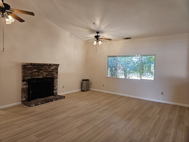 Building Photo - 14197 Flagstaff Dr
