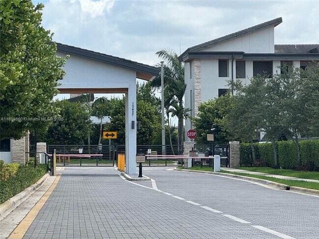 Foto del edificio - 10419 NW 82nd St