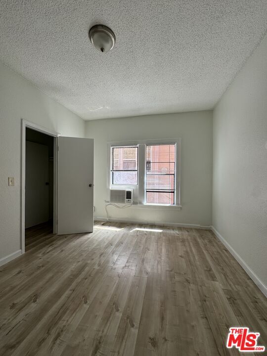 Building Photo - 3051 Leeward Ave
