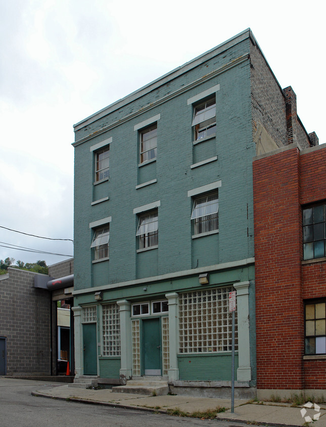 Foto del edificio - 2162 Colerain Ave