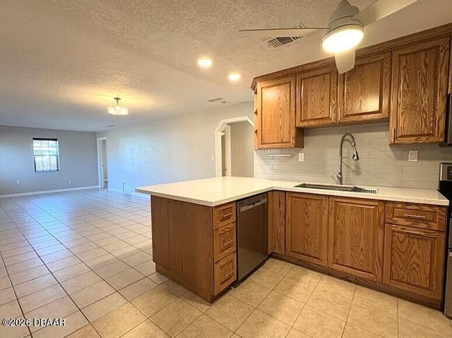 Foto del edificio - 2353 Florida Blvd