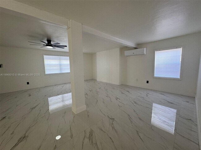 Foto del edificio - 1012 SW 25th Ave