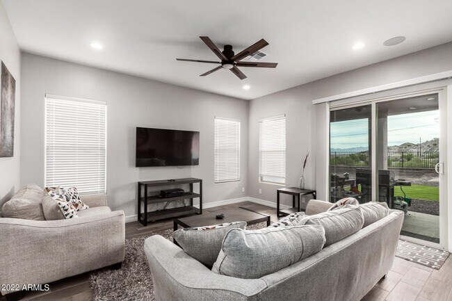 Foto del edificio - 16822 W Allen St.