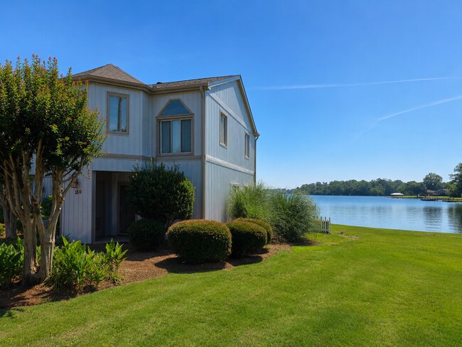 Foto del edificio - 120 Lake Ridge Dr
