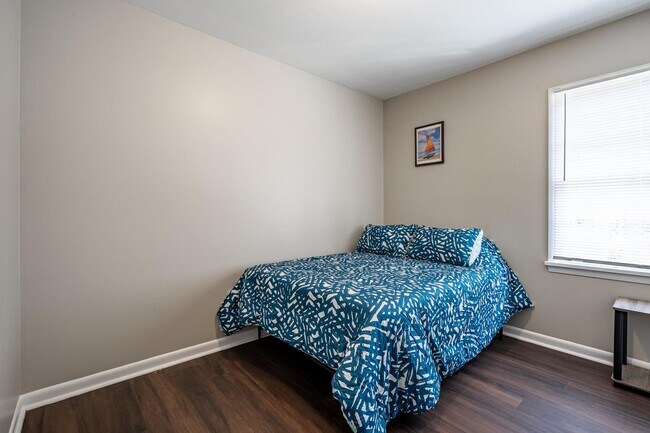 Foto del edificio - 2355 Sullivan Rd