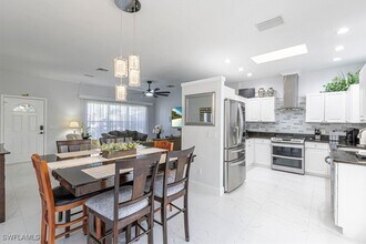 Building Photo - 27518 Pinecrest Ln