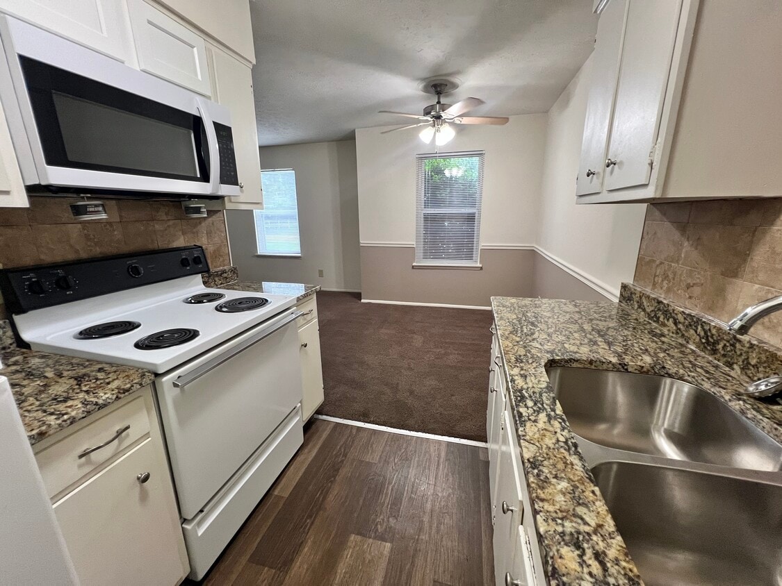 New Granite Kitchen Countertops 2025 - Jefferson Square Apartments