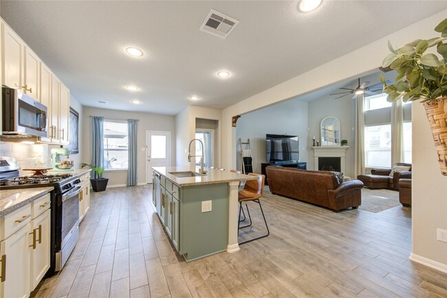 Building Photo - 5439 Rustic Ruby Dr