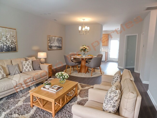 Foto del edificio - Cozy 4 Bedroom 3 Bathroom 1 Car-Garage End...