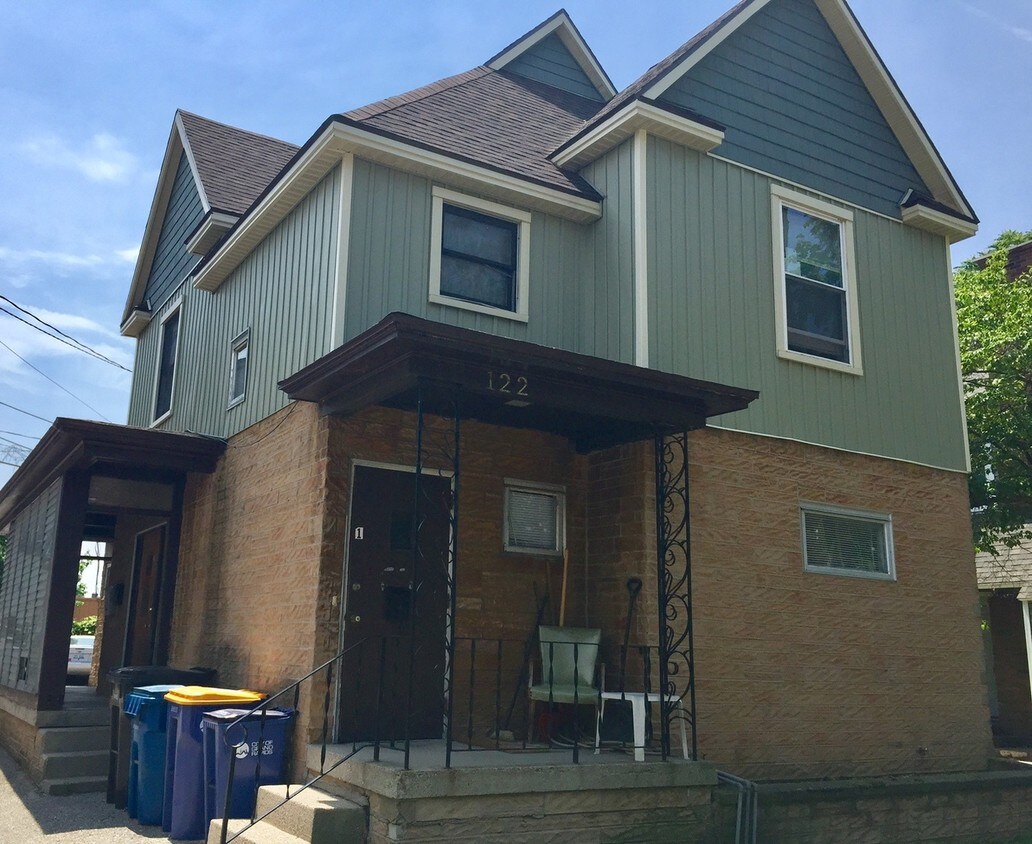 Primary Photo - 122 Caledonia St NE